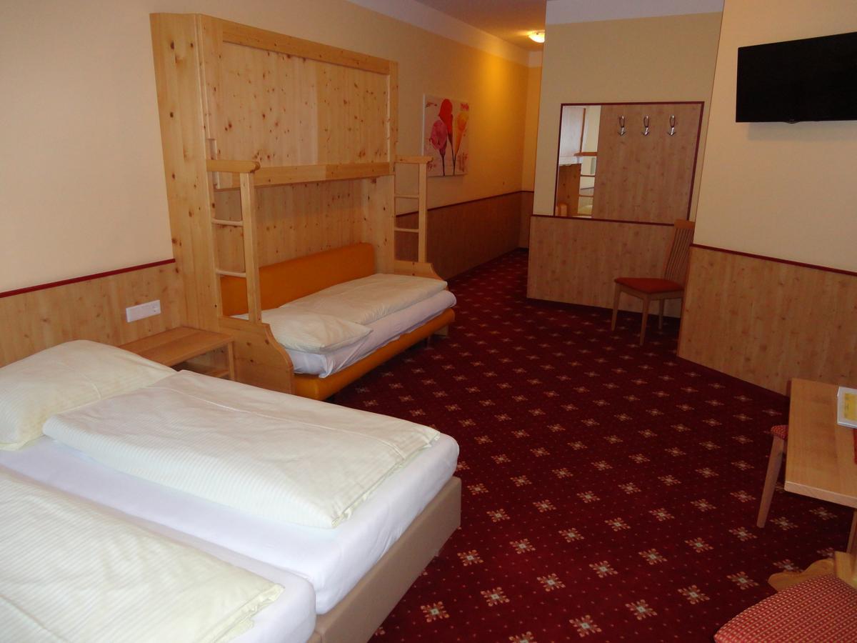 Hotel Hubertushof Flachau Extérieur photo