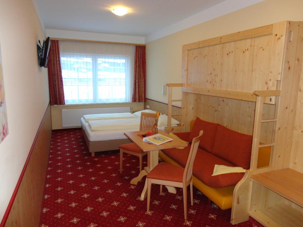 Hotel Hubertushof Flachau Extérieur photo